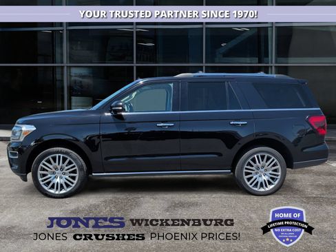 Used 2024 Ford Expedition Limited AWD/4WD image 2