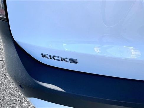 Used 2025 Nissan Kicks SV w/ SV Premium Package image 23