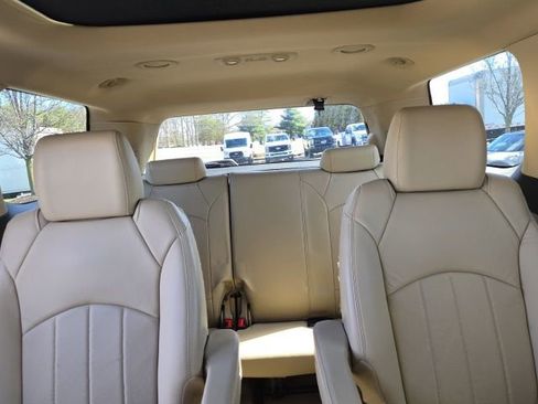 Used 2012 GMC Acadia Denali image 24