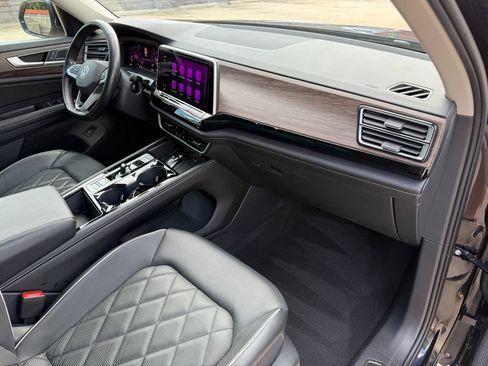 Certified 2024 Volkswagen Atlas SEL Premium R-Line AWD/4WD image 21