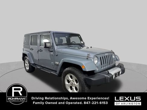 Used 2014 Jeep Wrangler Unlimited Sahara w/ Dual Top Group AWD/4WD image 3