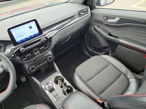 Certified 2023 Ford Escape ST-Line Select AWD/4WD image 31