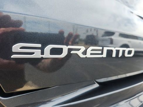 Used 2023 Kia Sorento SX AWD/4WD image 19