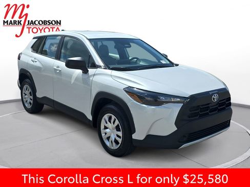 Used 2026 Toyota Corolla Cross L image 5