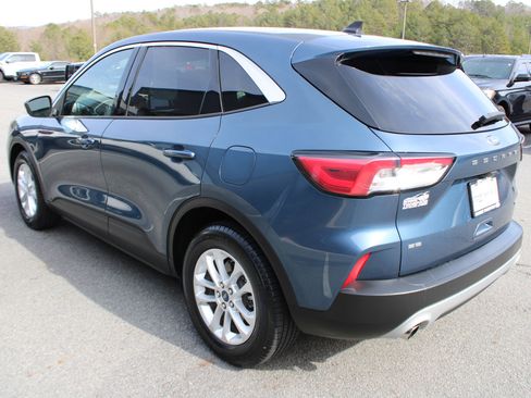 Used 2020 Ford Escape SE image 5