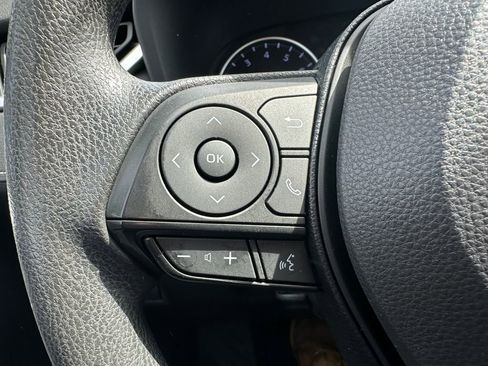 Used 2019 Toyota RAV4 LE w/ Carpet Mat Package AWD/4WD image 20