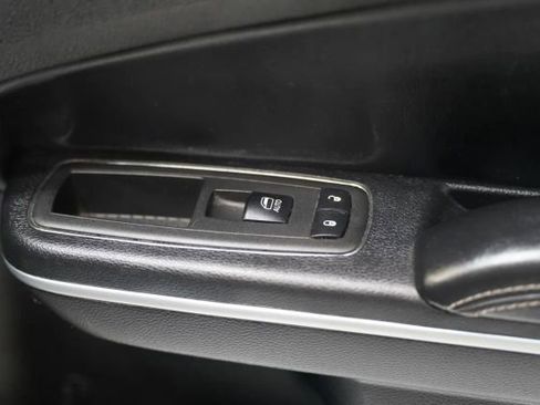 Used 2022 Chrysler 300 S w/ Comfort Group RWD image 40