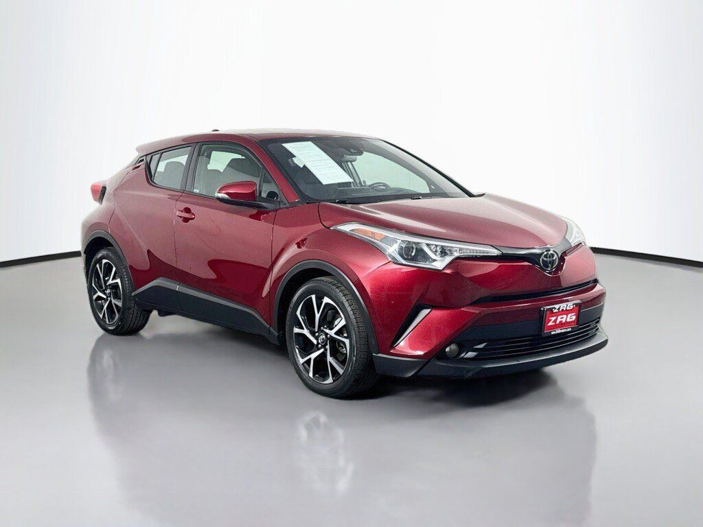 Used 2018 Toyota C-HR XLE FWD image 7
