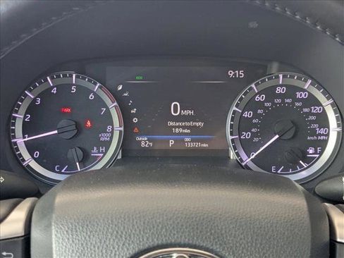 Used 2024 Toyota Highlander LE FWD image 3