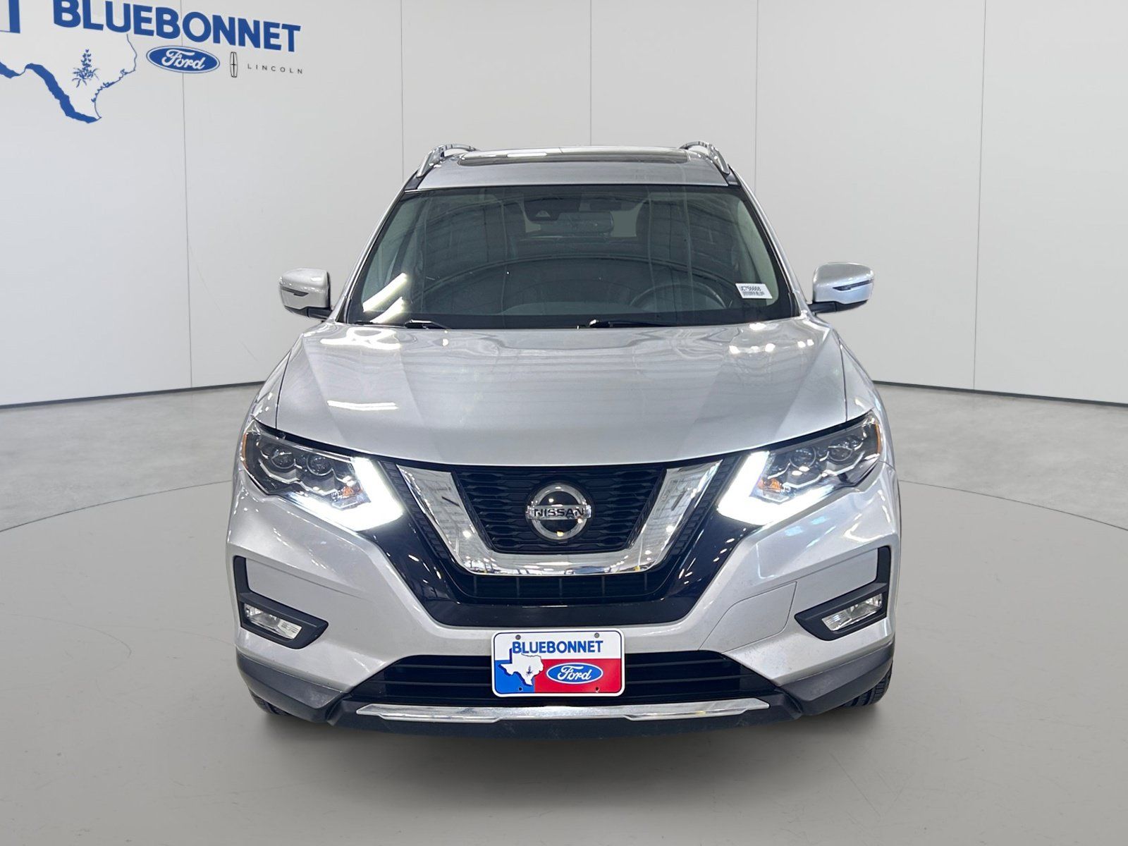 Used 2018 Nissan Rogue SL w/ Premium Package AWD/4WD image 2