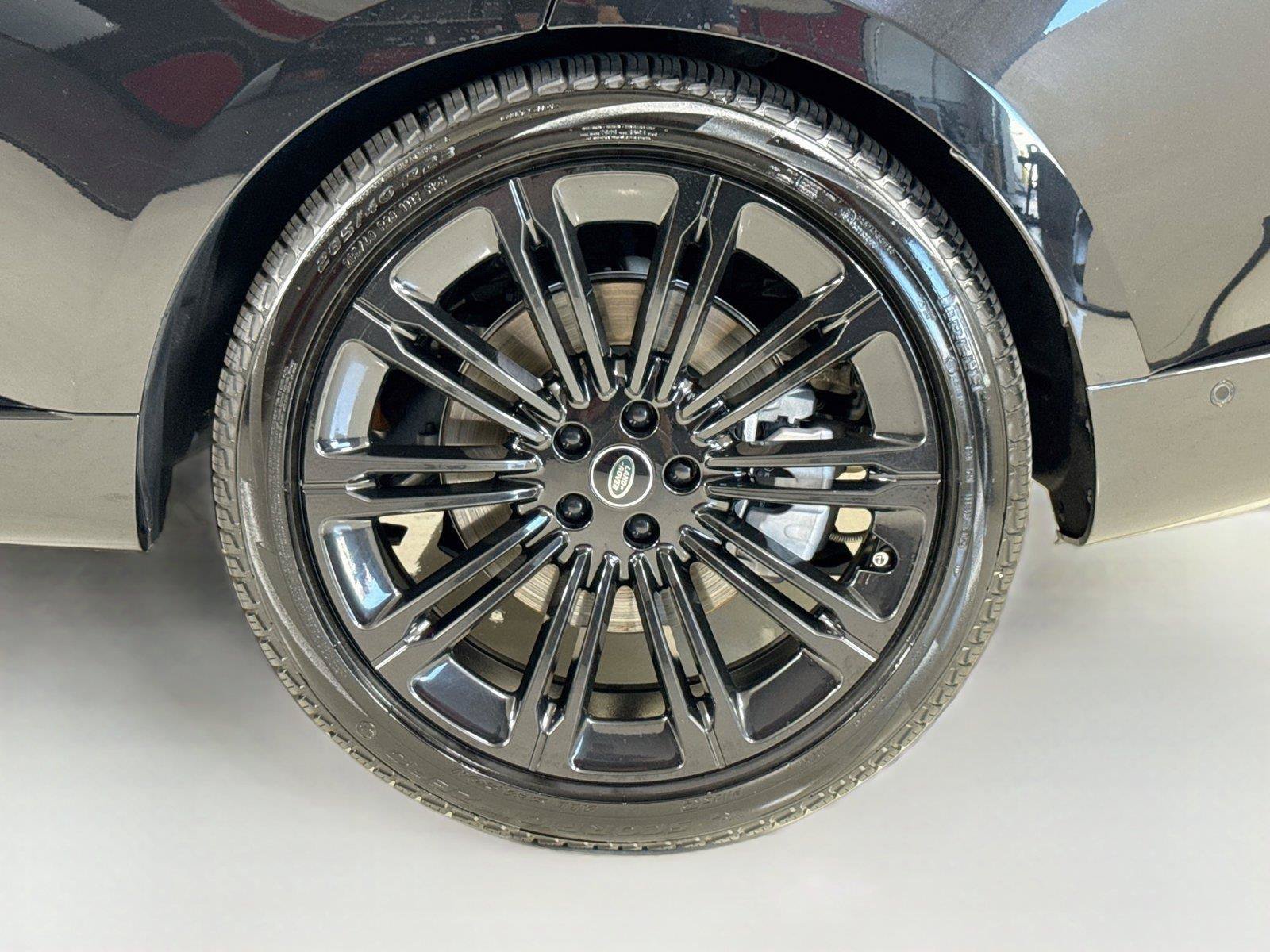 Used 2024 Land Rover Range Rover SE AWD/4WD image 39