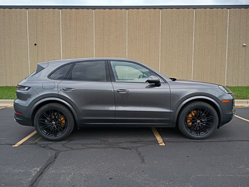 Certified 2024 Porsche Cayenne AWD/4WD image 8