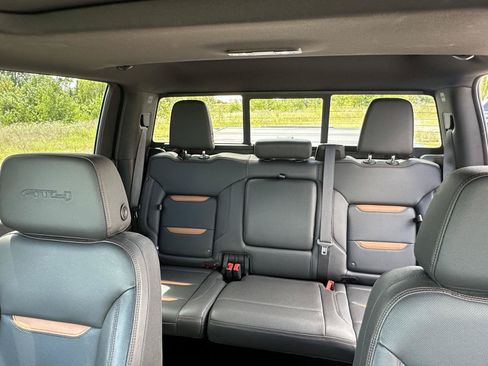 Used 2023 GMC Sierra 1500 AT4 w/ AT4 Premium Package AWD/4WD image 17