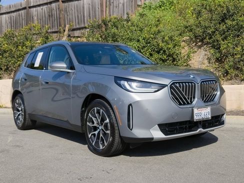 Used 2025 BMW X3 xDrive30i w/ Convenience Package image 2