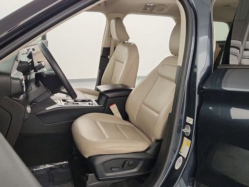 Certified 2022 Ford Explorer XLT w/ Equipment Group 202A image 14