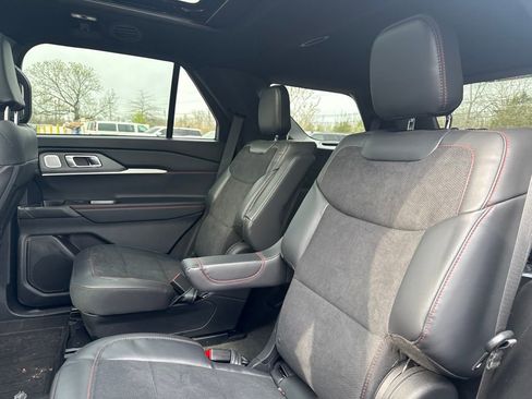 Used 2025 Ford Explorer ST w/ Sun And Sound Package AWD/4WD image 15
