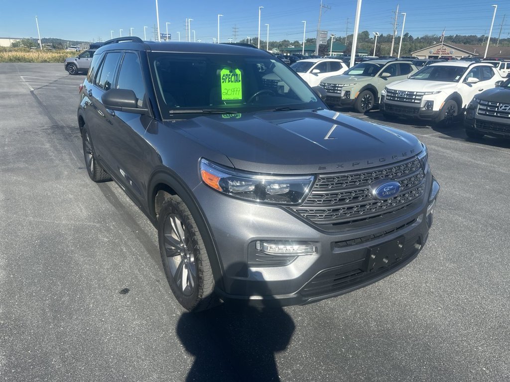 Used 2021 Ford Explorer XLT w/ Equipment Group 202A AWD/4WD image 1