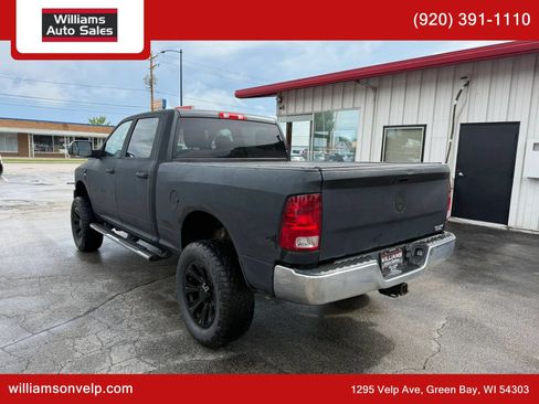 Used 2017 RAM 2500 Tradesman w/ Chrome Appearance Group AWD/4WD image 5