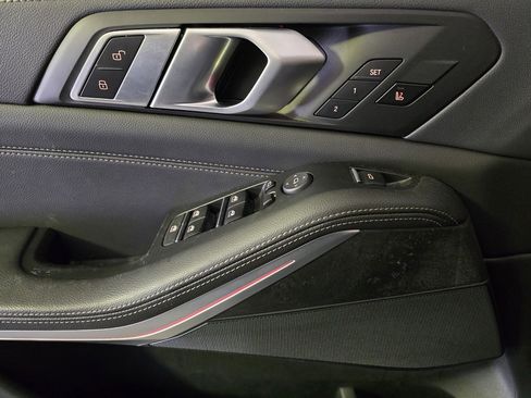 Certified 2022 BMW X5 xDrive40i w/ M Sport Package image 9