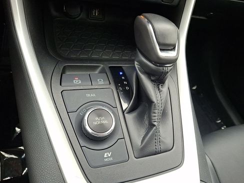 Certified 2023 Toyota RAV4 XLE Premium AWD/4WD image 16