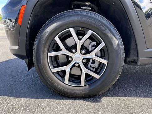 Used 2025 Jeep Grand Cherokee L Limited AWD/4WD image 8