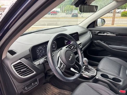 Used 2024 Kia Seltos EX AWD/4WD image 13