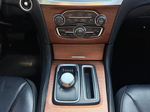 Used 2018 Chrysler 300 C w/ Safetytec Plus Group RWD image 34