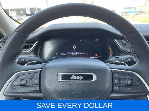 Used 2023 Jeep Grand Cherokee L Limited AWD/4WD image 8