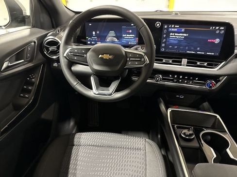New 2026 Chevrolet Equinox LT w/ Safety and Technology Package AWD/4WD image 11