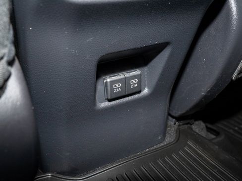 Used 2019 Toyota RAV4 XLE image 8