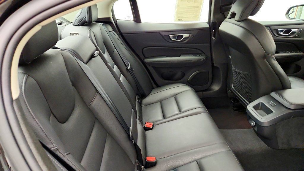 Used 2025 Volvo S60 B5 Plus AWD/4WD image 19