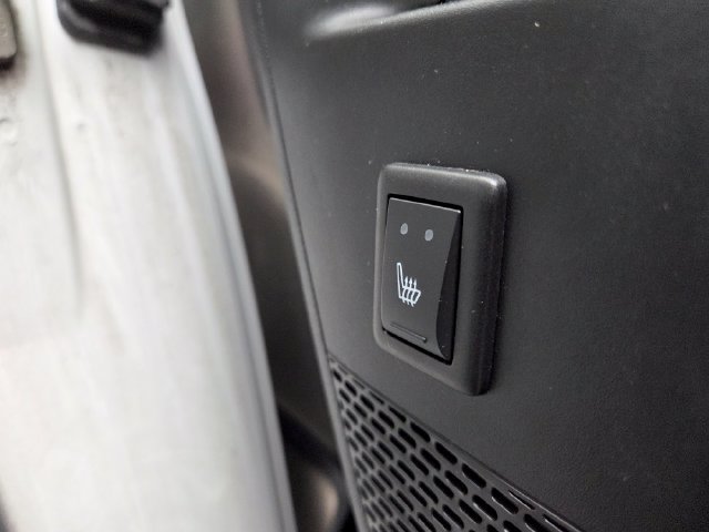 Used 2025 Chrysler Pacifica Limited FWD image 13