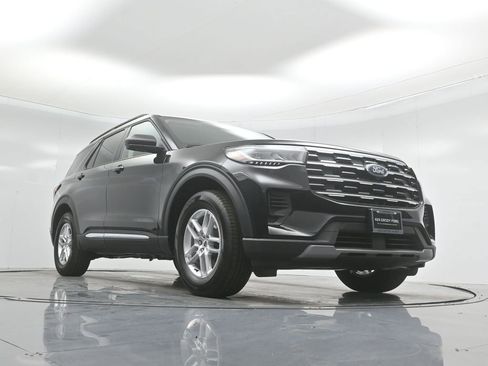 New 2025 Ford Explorer Active image 48