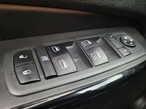 Used 2020 Jeep Cherokee Latitude Plus image 27