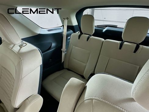 Used 2021 Ford Explorer XLT w/ Class III Trailer Tow Package image 32