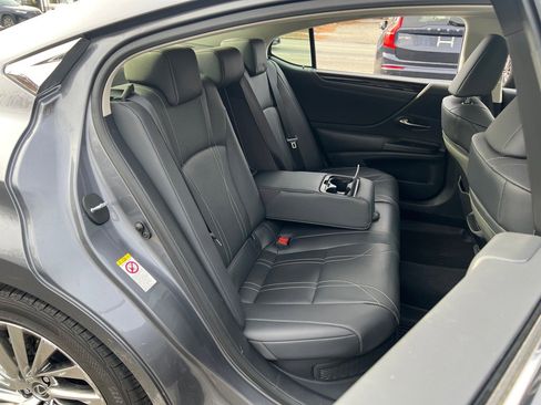 Used 2019 Lexus ES 300h image 17