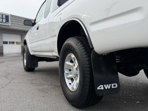 Used 2000 Toyota Tacoma 4x4 Xtracab image 32