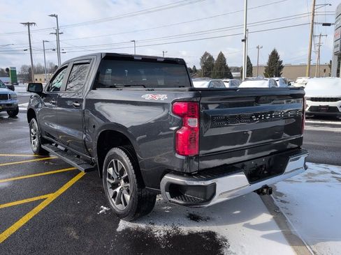 Used 2022 Chevrolet Silverado 1500 LT AWD/4WD image 6