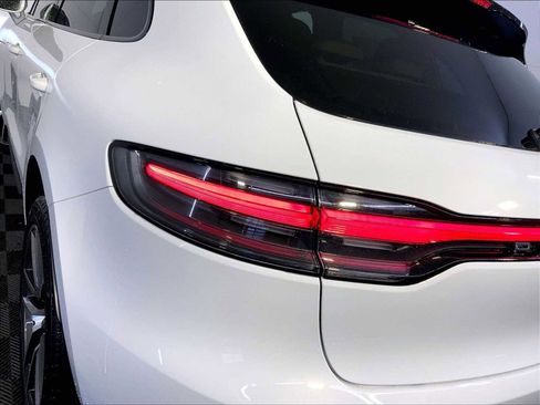 New 2026 Porsche Macan AWD/4WD image 18