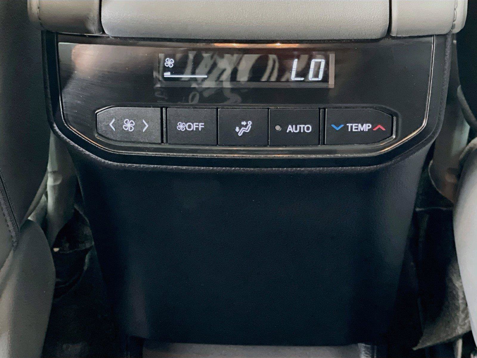 Used 2023 Toyota Highlander Limited AWD/4WD image 28