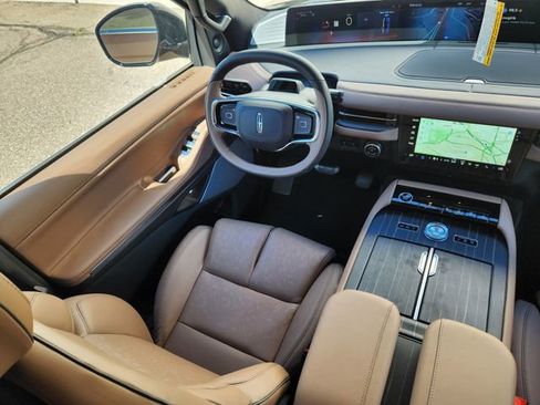 New 2026 Lincoln Navigator Black Label AWD/4WD image 10