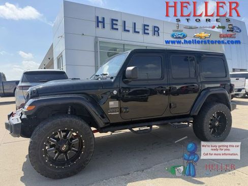 Used 2019 Jeep Wrangler Unlimited Sahara w/ Quick Order Package 24M Moab AWD/4WD image 1