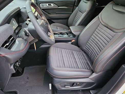 New 2026 Ford Explorer ST-Line w/ ST-Line Street Pack RWD image 4