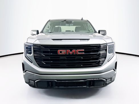 Used 2023 GMC Sierra 1500 Elevation RWD image 2