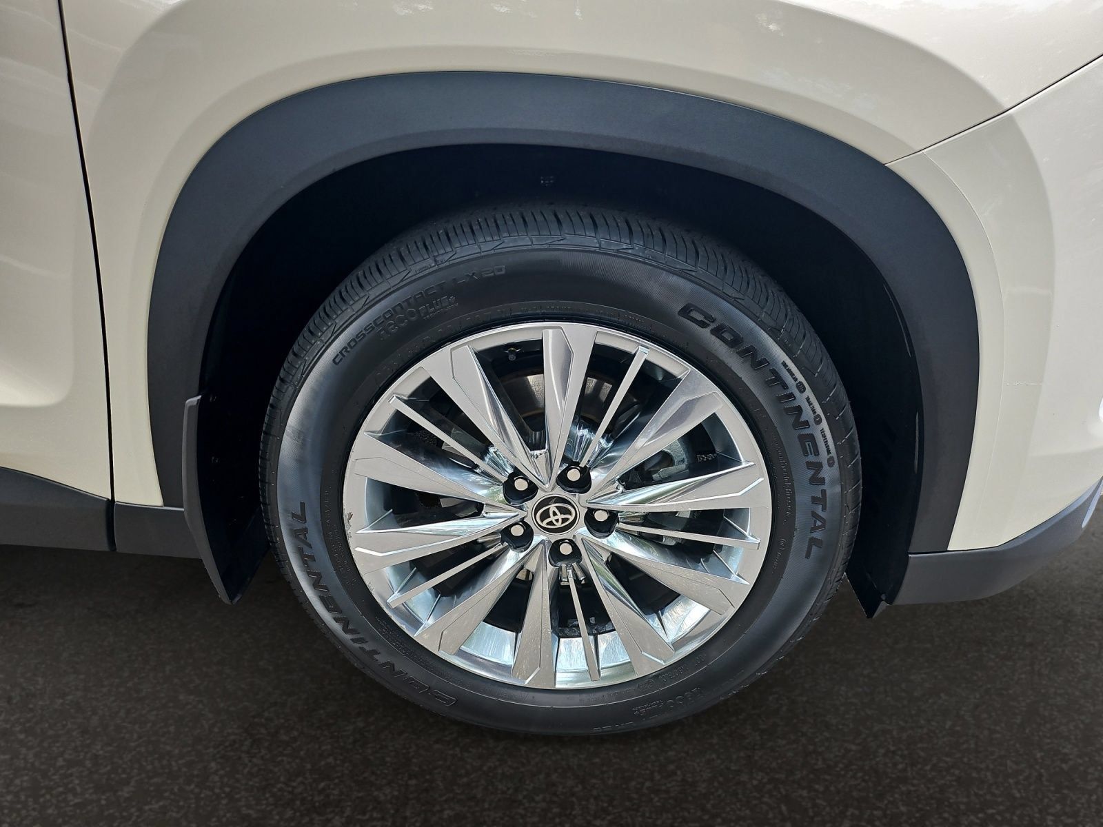 Used 2024 Toyota Grand Highlander AWD image 39