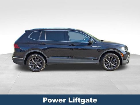 Used 2022 Volkswagen Tiguan SE FWD image 9