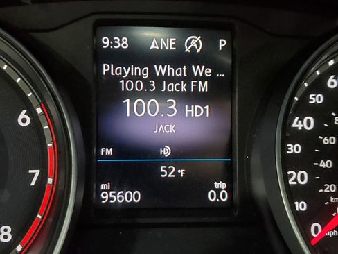 Used 2018 Volkswagen Atlas SE image 40