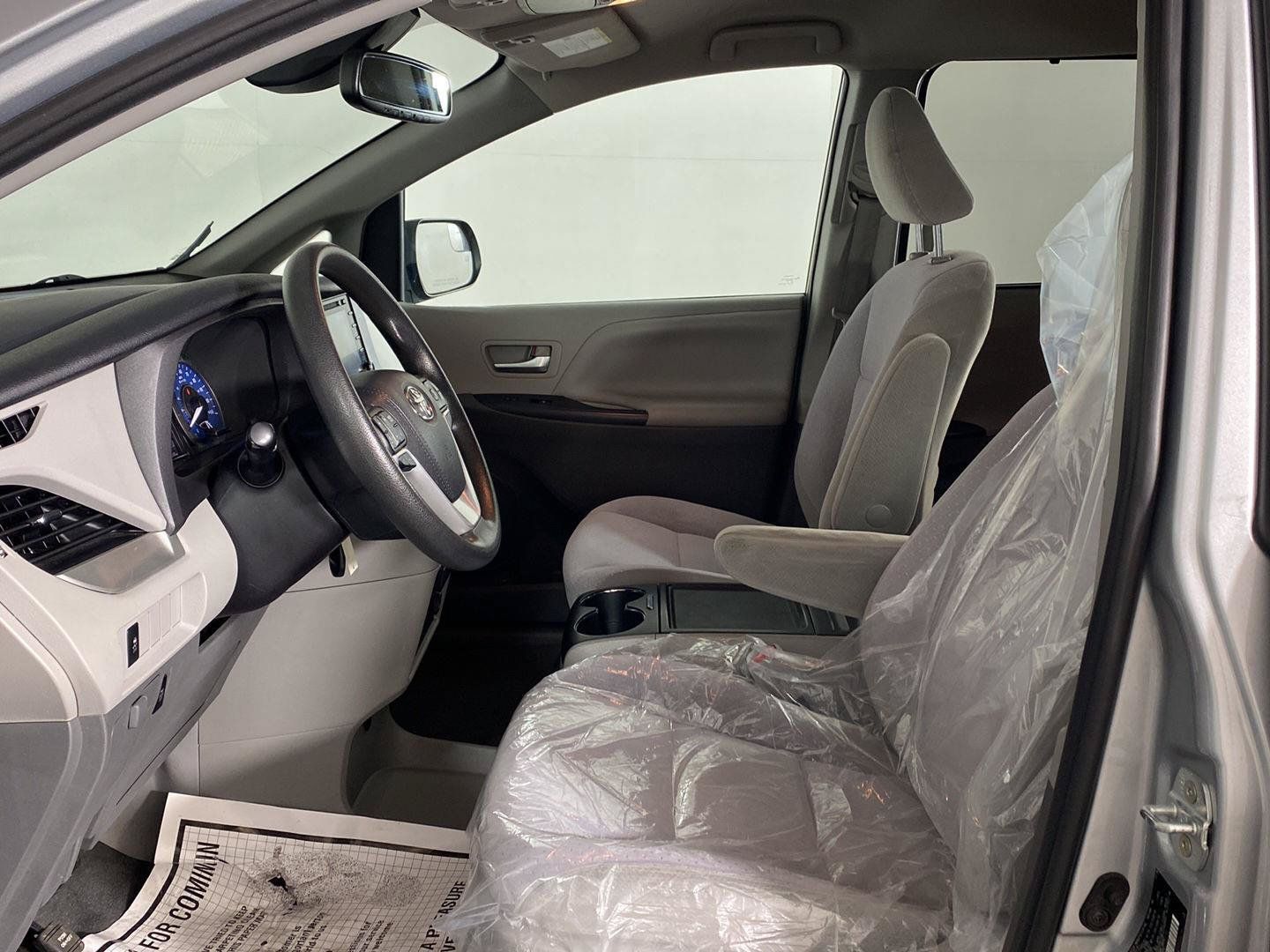 Used 2020 Toyota Sienna LE AWD/4WD image 21