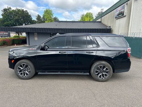 Used 2022 Chevrolet Tahoe Z71 w/ Z71 Off-Road Package AWD/4WD image 3