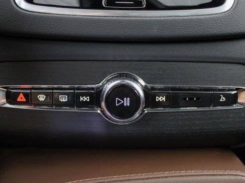 Certified 2024 Volvo XC90 B6 Ultimate w/ Protection Package Premier AWD/4WD image 42